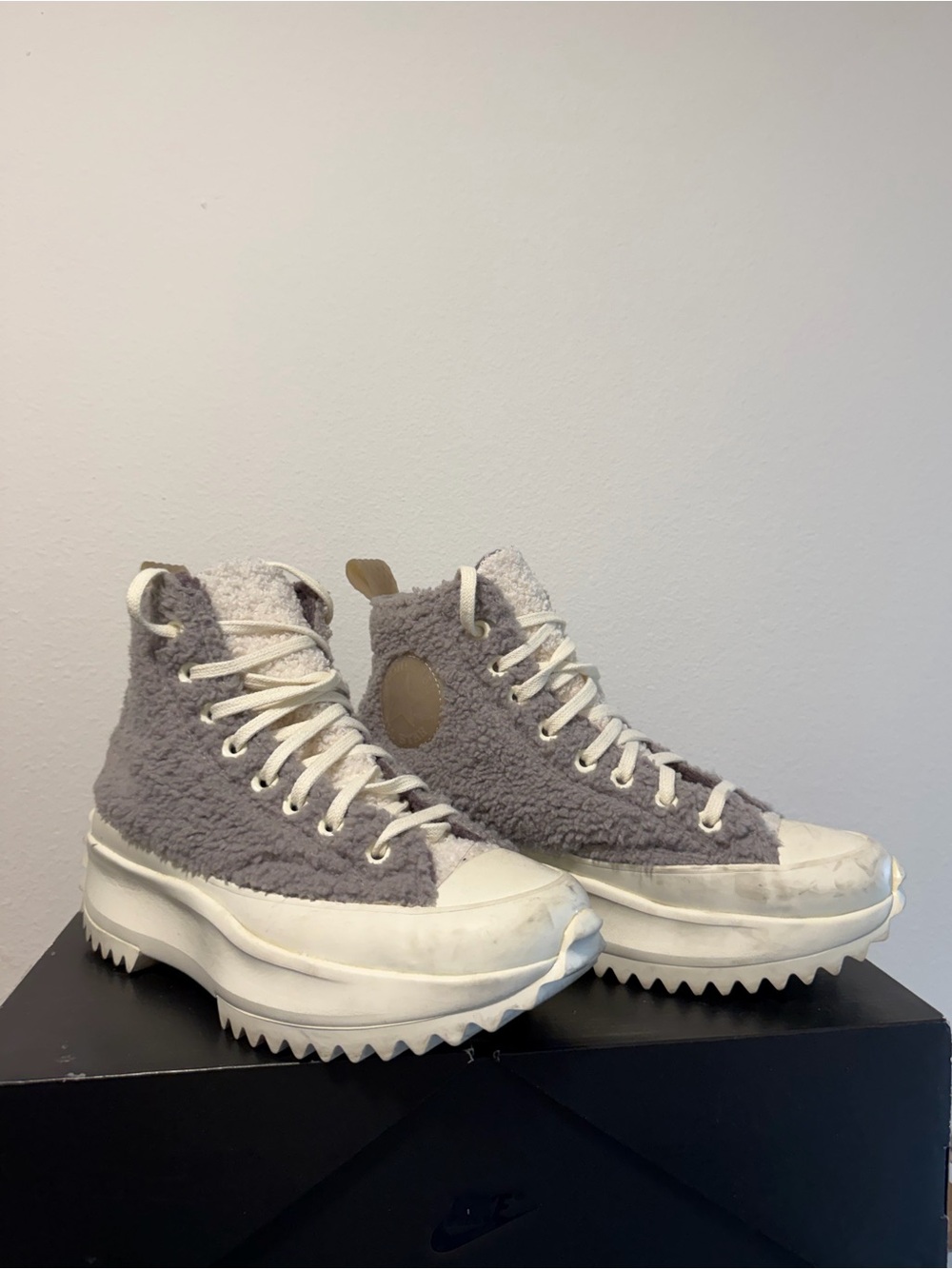 Converse Sherpa-Lined High-Top Sneakers run star hike women’s US size 8
